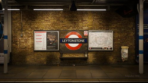 Frontal look at the Leytonstoneu tube station.