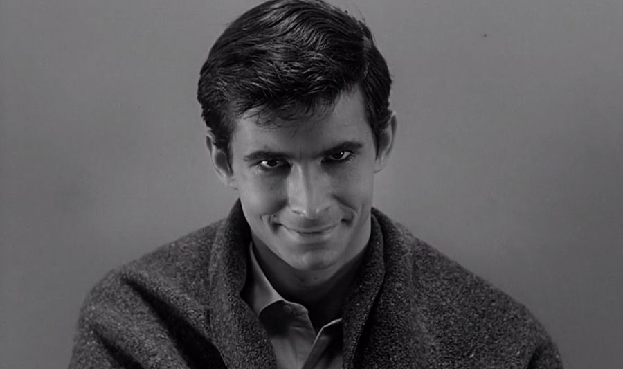 Norman Bates' looks at the screen in a penetrating and demonic way.